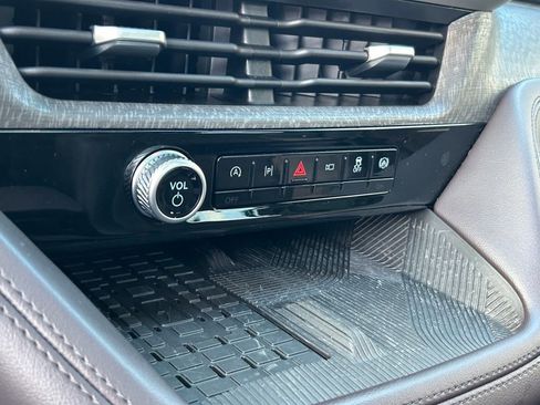 Used 2025 Ford Explorer Platinum w/ Ultimate Package image 39