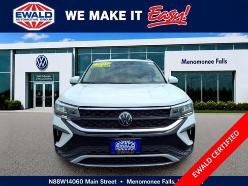 Used 2023 Volkswagen Taos SE AWD/4WD image 6