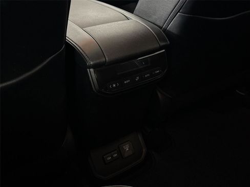 Used 2023 Toyota Highlander Limited AWD/4WD image 35