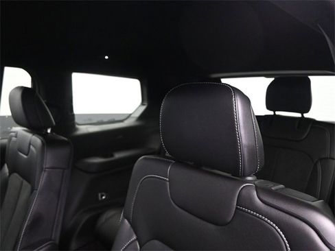 New 2025 Jeep Grand Cherokee L Altitude image 17