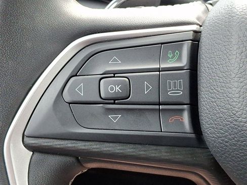 Used 2023 Jeep Grand Cherokee L Laredo AWD/4WD image 22