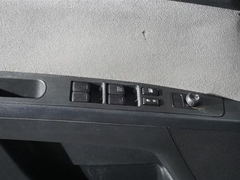 Used 2010 Nissan Sentra 2.0 S w/ Convenience Pkg image 12