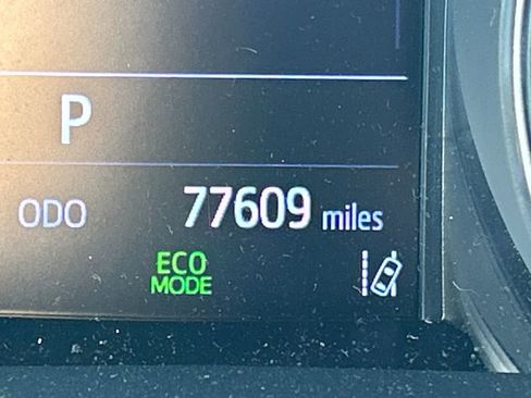 Used 2019 Toyota C-HR LE image 21