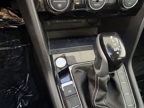 Used 2024 Volkswagen Taos SE w/ Panoramic Sunroof Package image 20