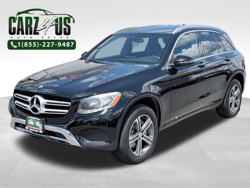 Used 2017 Mercedes-Benz GLC 300 4MATIC image 1