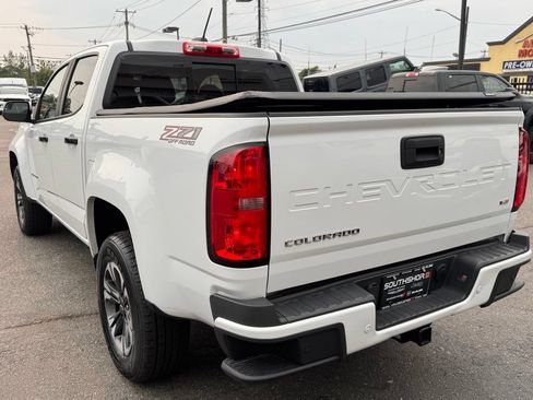 Used 2022 Chevrolet Colorado Z71 AWD/4WD image 5