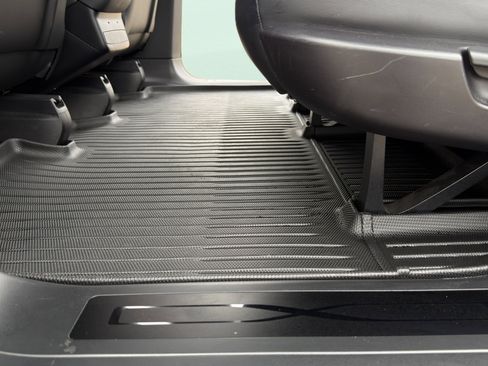 Used 2023 Tesla Model X image 31