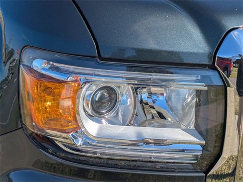 Used 2018 GMC Canyon Denali image 9