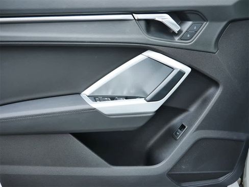 Used 2021 Audi Q3 2.0T Premium w/ Convenience Package image 11