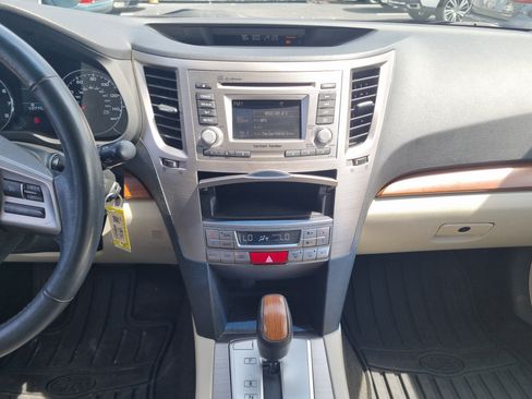 Used 2014 Subaru Outback 2.5i Limited w/ Moonroof Package AWD/4WD image 16