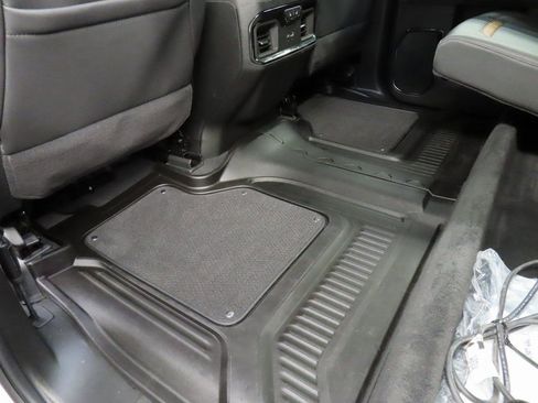 Used 2025 GMC Sierra 2500 AT4 image 51