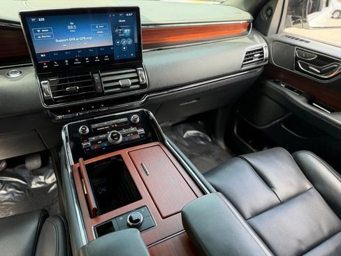 Used 2024 Lincoln Navigator L 4WD image 43