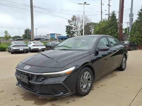 Certified 2024 Hyundai Elantra SEL FWD image 1