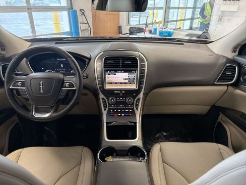 Used 2019 Lincoln Nautilus Reserve image 18