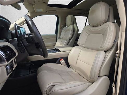 Used 2019 Lincoln Navigator Reserve w/ Cargo Package image 17
