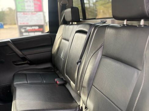 Used 2011 Nissan Titan SL w/ SL Technology Pkg image 22