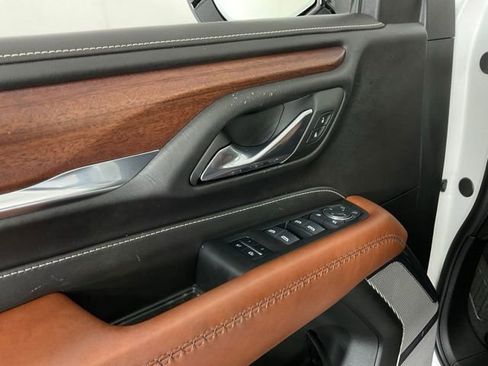 Used 2024 GMC Yukon XL Denali Ultimate image 32