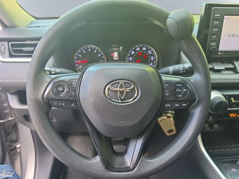 Used 2021 Toyota RAV4 LE AWD/4WD image 17