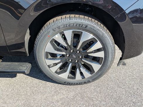 New 2026 Ford Expedition Platinum w/ Driver's Package image 11