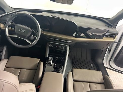 New 2025 Audi Q5 Premium Plus image 17