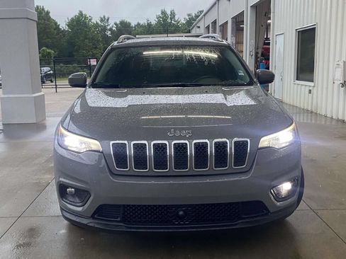 Used 2021 Jeep Cherokee Latitude Plus FWD image 2