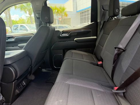 Used 2025 Chevrolet Silverado 1500 LT image 9
