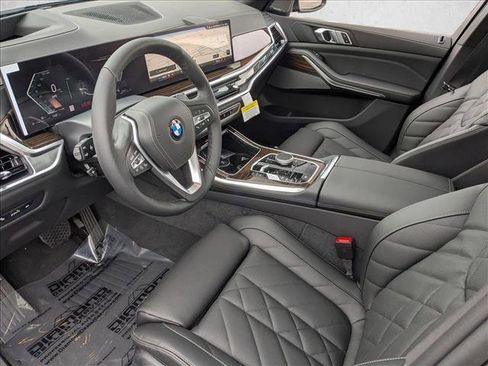 New 2026 BMW X5 xDrive40i w/ Premium Package image 3