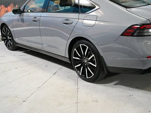 Used 2025 Honda Accord Touring image 8