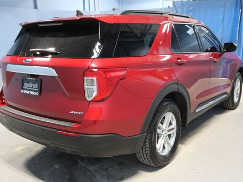 Used 2022 Ford Explorer XLT image 30