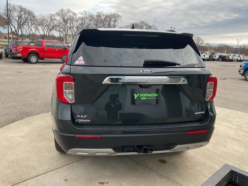 Used 2023 Ford Explorer XLT w/ Equipment Group 202A image 4