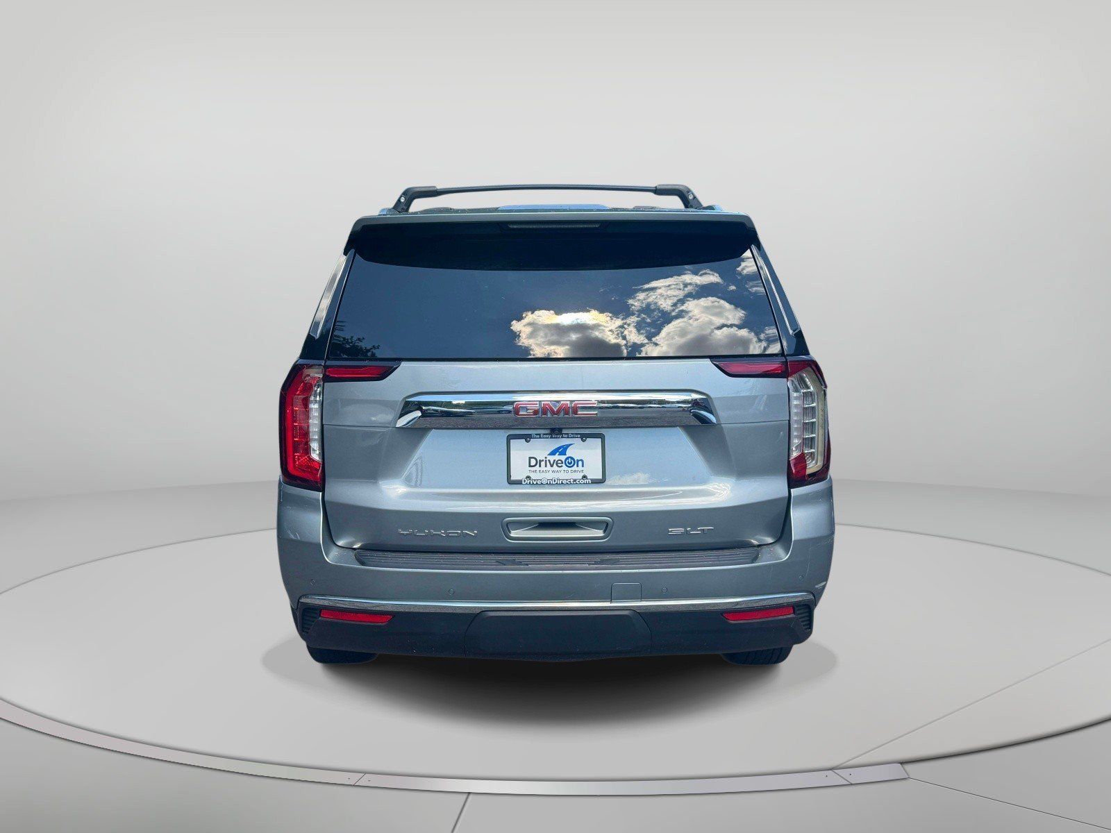 Used 2023 GMC Yukon SLT w/ SLT Premium Package AWD/4WD image 5