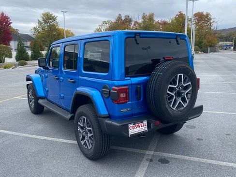 New 2026 Jeep Wrangler Unlimited Sahara AWD/4WD image 5