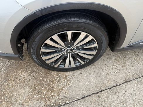 Used 2020 Mitsubishi Outlander SE FWD image 9