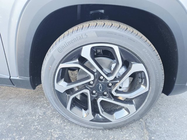 New 2026 Chevrolet Trax RS w/ Sunroof Package FWD image 17
