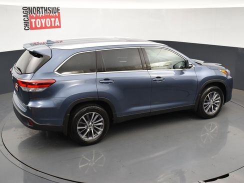 Used 2019 Toyota Highlander XLE image 27