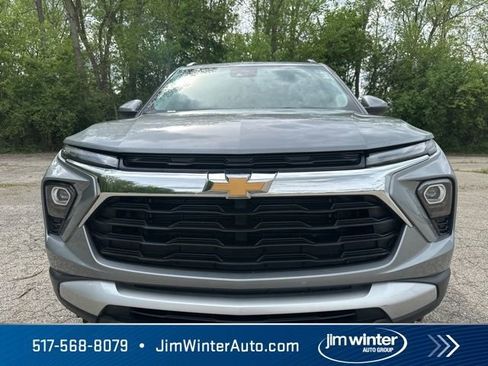 Used 2025 Chevrolet TrailBlazer LT AWD/4WD image 5