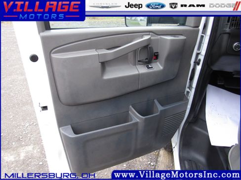 Used 2022 Chevrolet Express 3500 w/ Power Convenience Package image 9