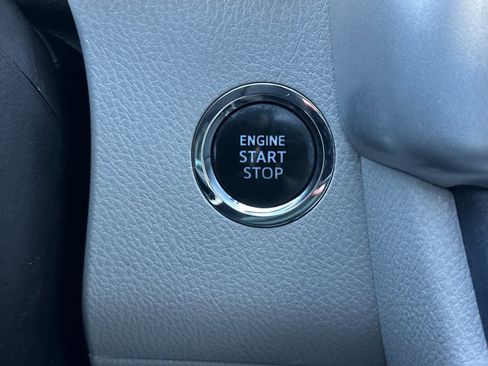 Used 2016 Toyota Highlander Limited image 26