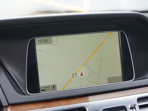 Used 2014 Mercedes-Benz E 350 Sedan image 19