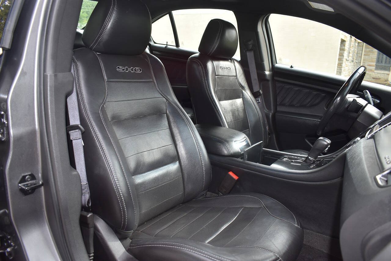 Used 2013 Ford Taurus SHO AWD/4WD image 21
