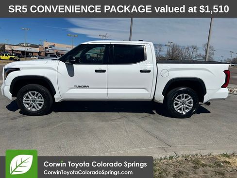 Used 2022 Toyota Tundra SR5 w/ SR5 Convenience Package AWD/4WD image 4