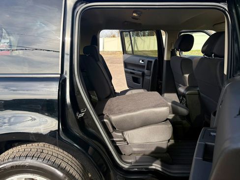 Used 2016 Ford Flex SE image 25