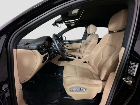 Certified 2026 Porsche Macan image 5