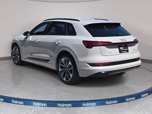 Used 2021 Audi e-tron Premium Plus image 8