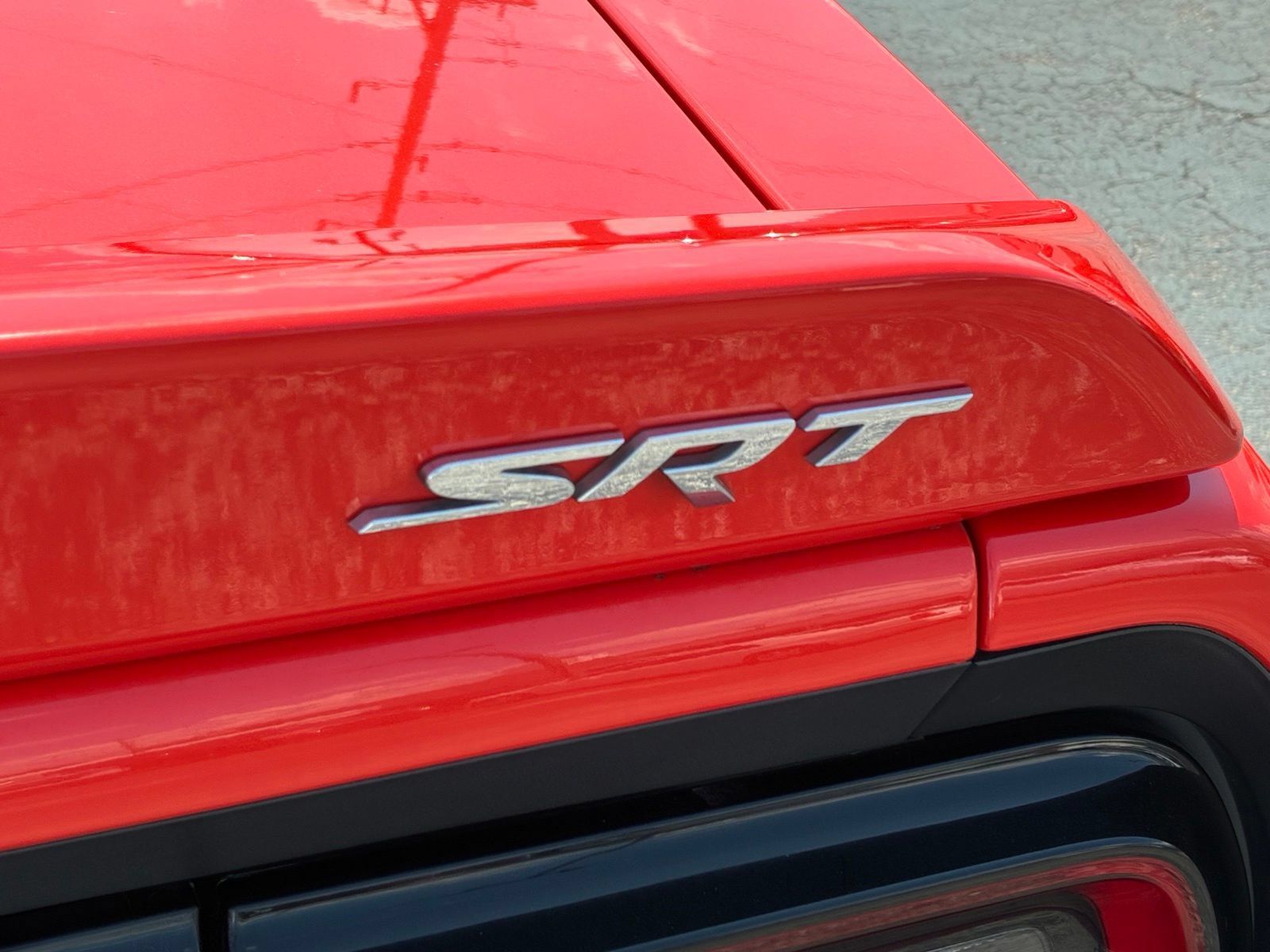 Used 2016 Dodge Challenger SRT RWD image 10
