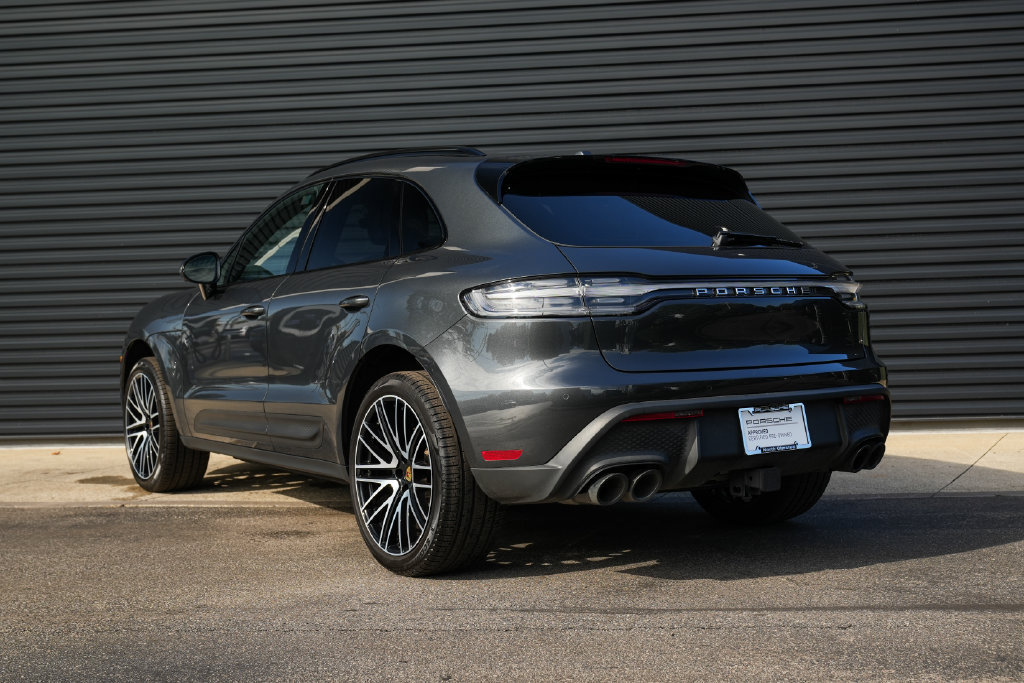 Certified 2026 Porsche Macan AWD/4WD image 3
