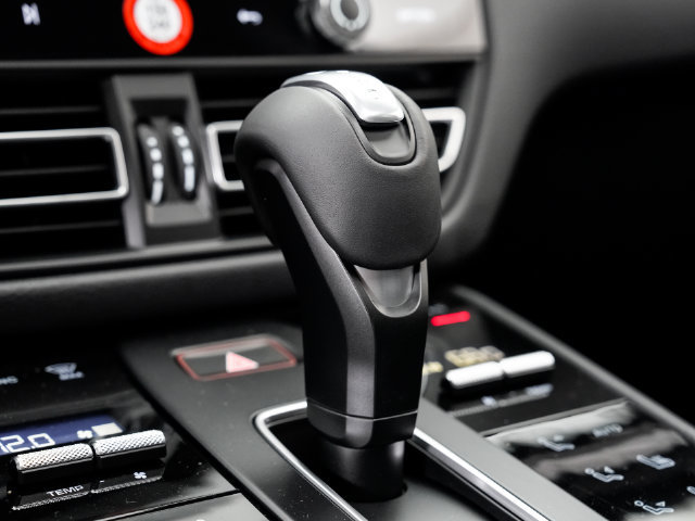Certified 2026 Porsche Macan AWD/4WD image 19