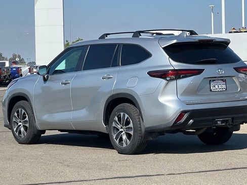 Certified 2024 Toyota Highlander XLE AWD/4WD image 7