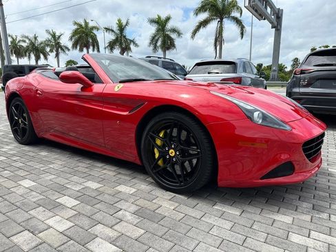 Used 2015 Ferrari California T RWD image 12