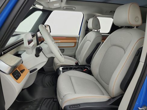 Used 2025 Volkswagen ID. Buzz 1st Edition AWD/4WD image 15